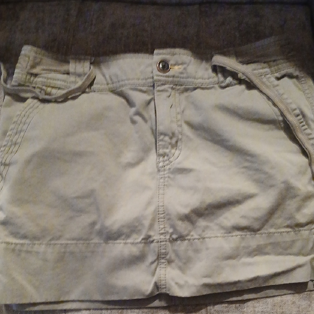 GAP Mini Skirt in Light Khaki